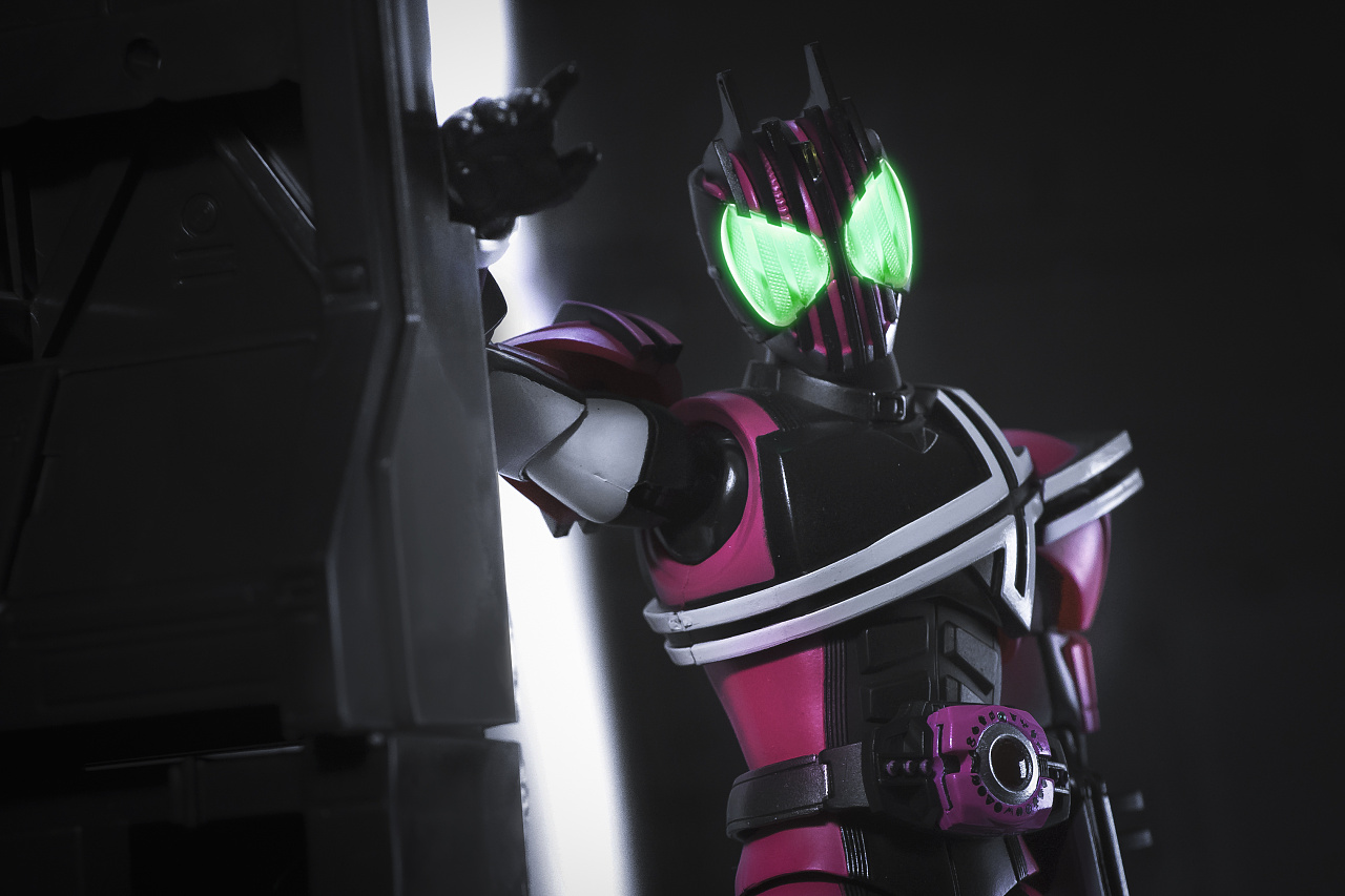 王小明入驻某站假面骑士decade的人气为何居高不下