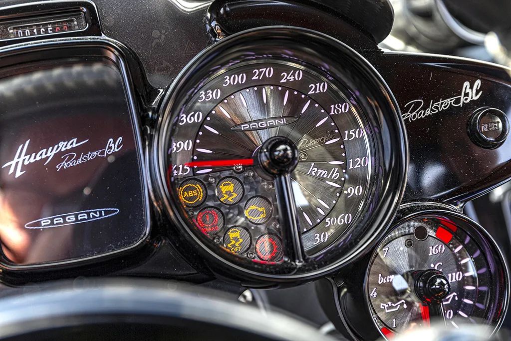 【德味】地表最速,驾驶帕加尼huayra roadster bc"跑山"太疯狂!