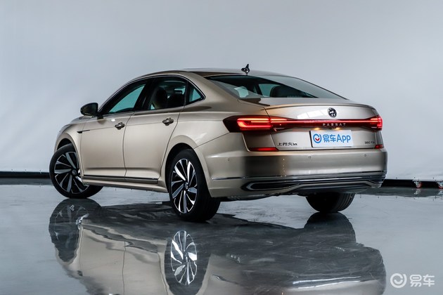 2021粤港澳车展:大众新款帕萨特家族亮相