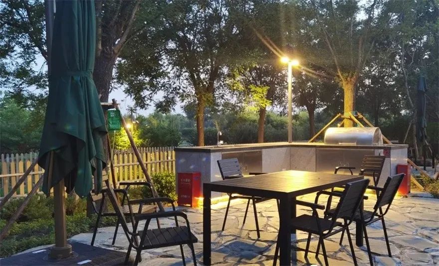 绝了| 南堤公园竟然有个户外烧烤区.