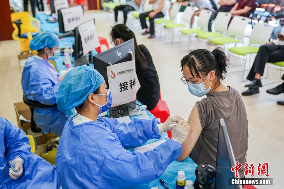 南宁15-17岁青少年开始接种新冠疫苗