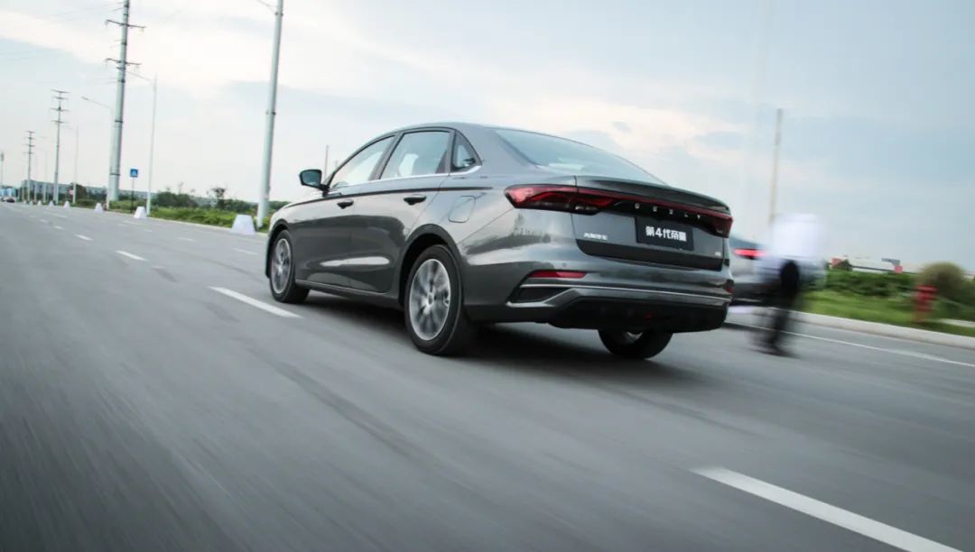 试驾第四代吉利帝豪,整体产品实力再度进化