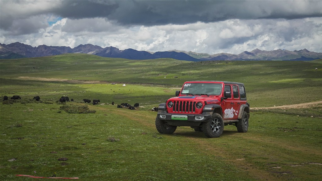 说实话,我是怀着忐忑的心情来试驾牧马人(配置|询价)4xe,我生怕电气化