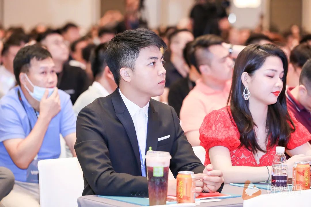 此外,大会当天还吸引了大批的抖音kol现场助阵,全网粉丝过千万的cats