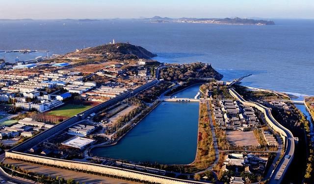 之所以龙口能有如此发达的经济表现,主要是依靠境内发达的海产品养殖