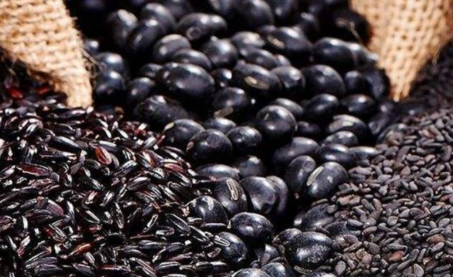 黑豆,黑米,黑芝麻,吃哪个更补身体?