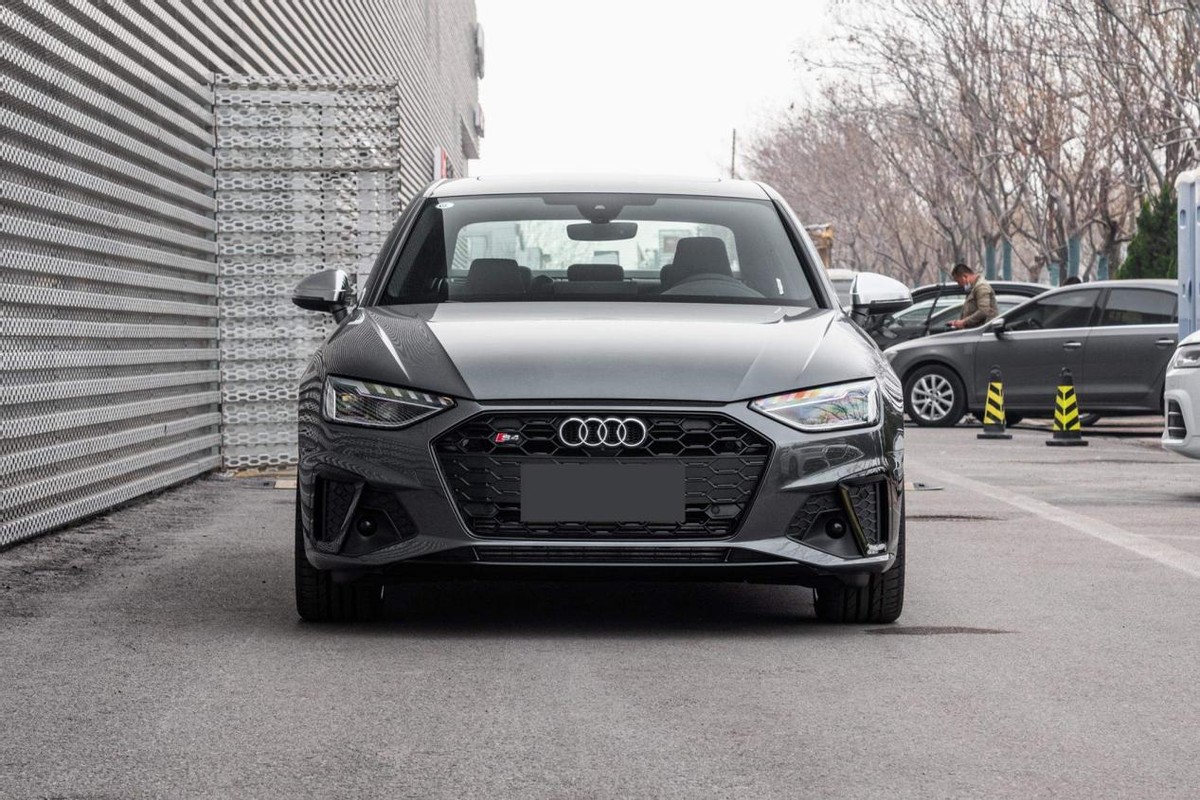 性能车也内卷,40多万配3.0t 8at,适合改装,4秒级提速,奥迪s4