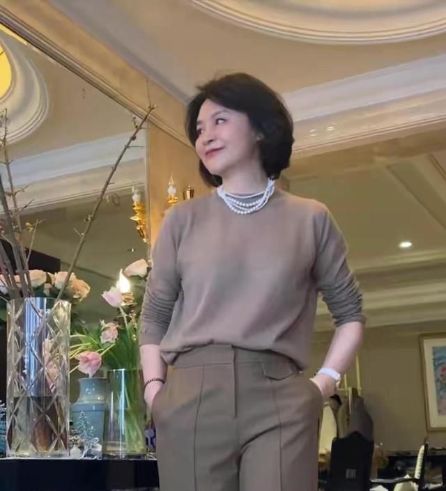 中年妇女穿衣秘诀优雅大气最重要4个穿搭法则为气质加分