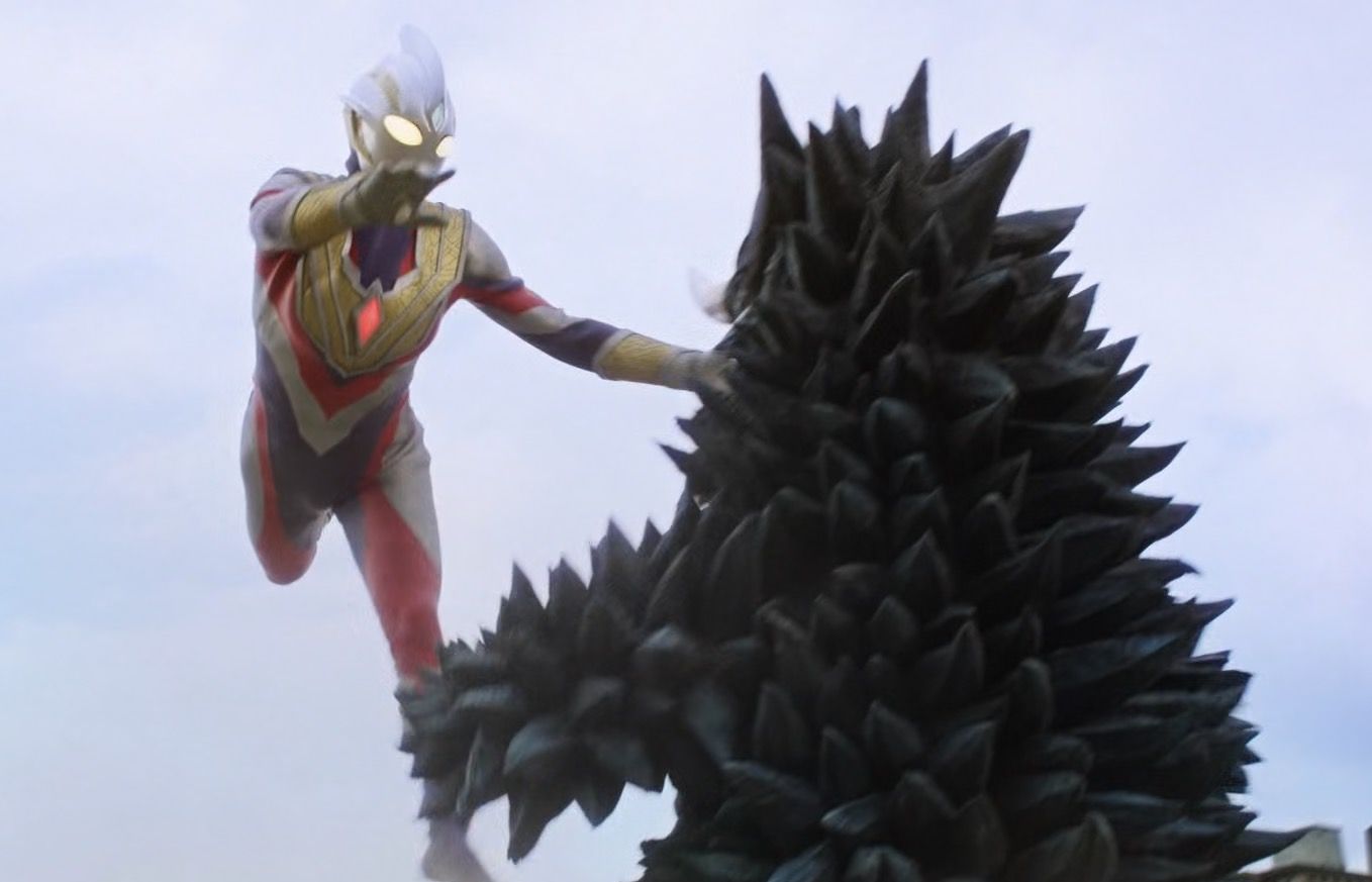 特利迦奥特曼开场几十秒就闪红灯但战斗是真的华丽