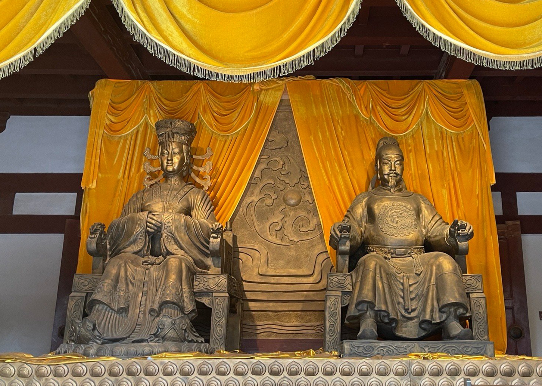 广元皇泽寺保存了武则天的真容石刻想去看看吗