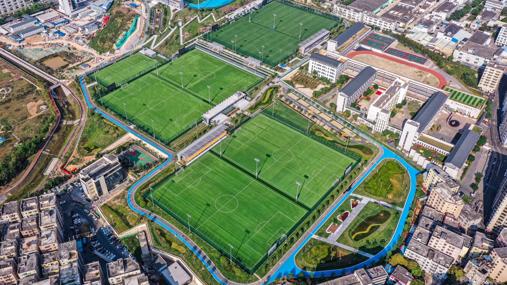 深圳市青少年足球训练基地1标段启用暨深圳市第十届运动会足球项目开