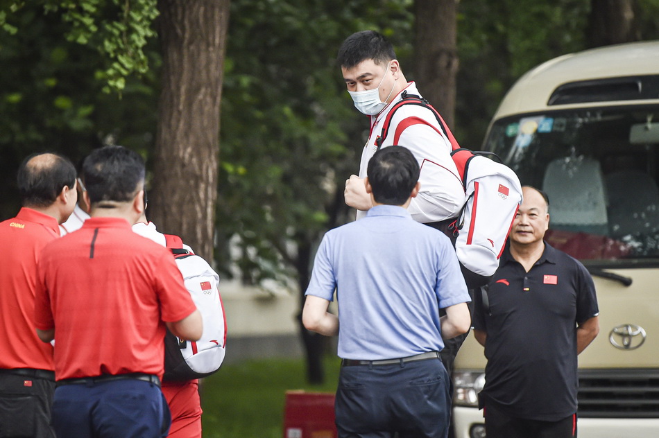 中国篮协主席姚明全程陪同。