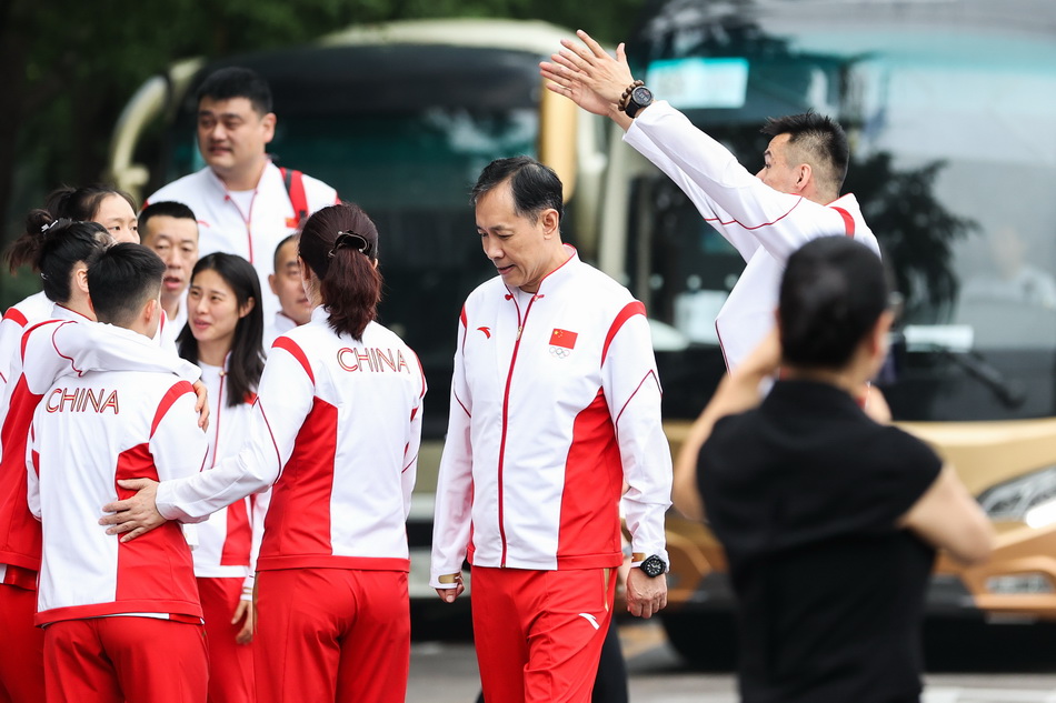 中国女篮出征。