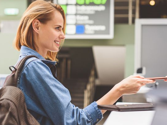 避免成为"三非"外国人|外国人来华工作许可证|外国人|工作类_新浪新闻