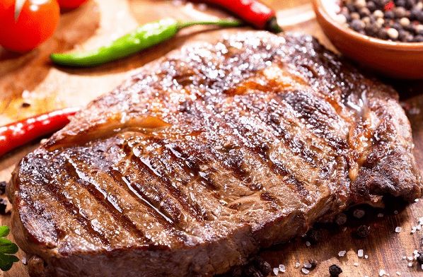 初次和女生吃西餐时,她点了一份八分熟的牛排,如何来缓解尴尬