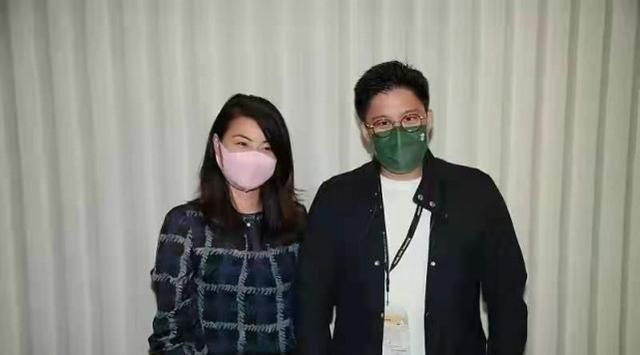 郭晶晶以“评委身份”参加东京奥运会,穿深色好庄严,有点起范了休闲区蓝鸢梦想 - Www.slyday.coM 郭晶晶以“评委身份”参加东京奥运会,穿深色好庄严,有点起范了休闲区蓝鸢梦想 - Www.slyday.coM