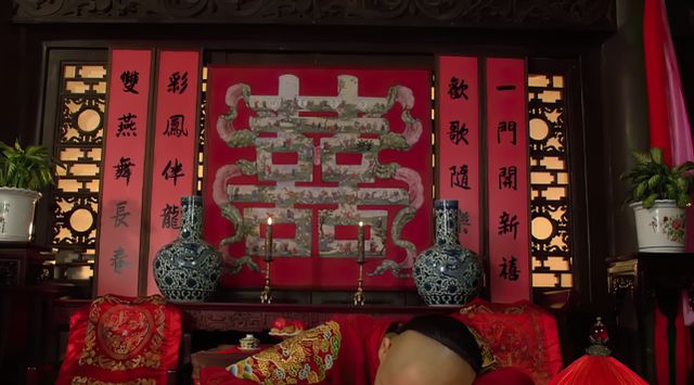 甄嬛传果郡王娶侧福晋当日谁注意大堂墙上贴的画太讽刺了