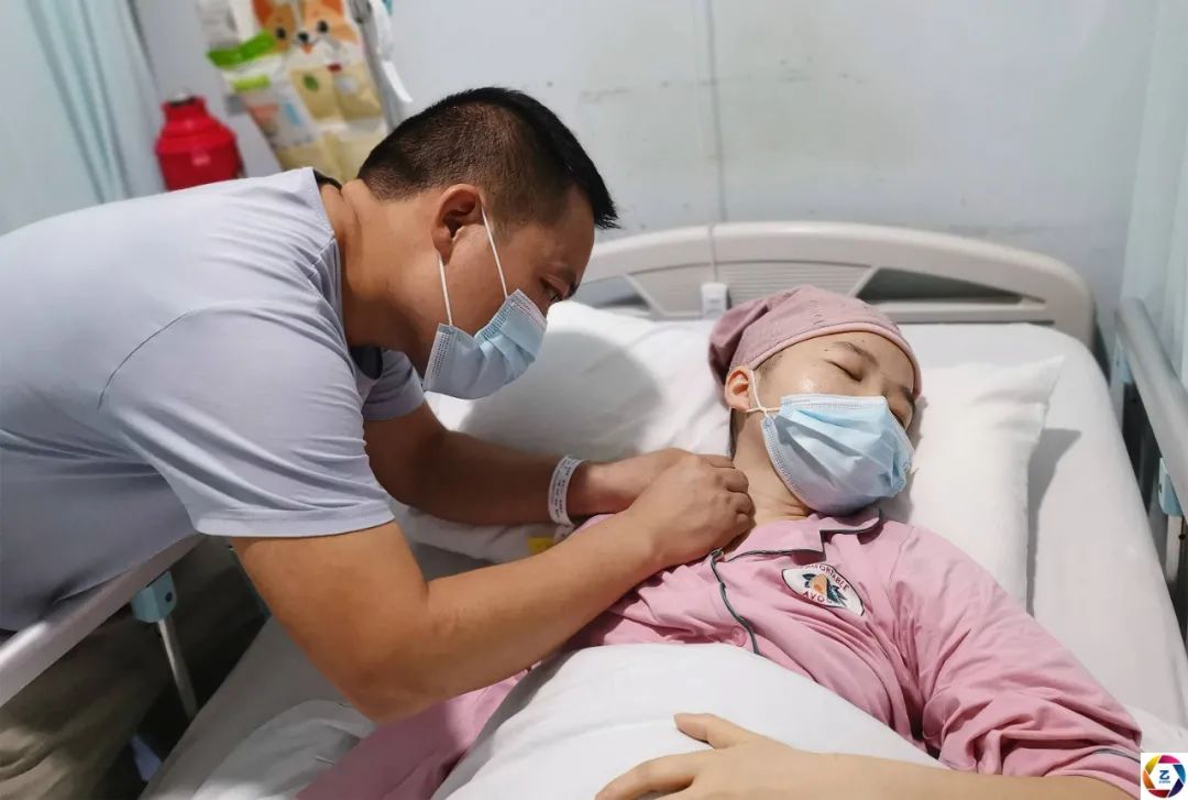 32岁年轻妈妈病房写抗癌日记，丈夫称不敢看，看一次哭一次休闲区蓝鸢梦想 - Www.slyday.coM