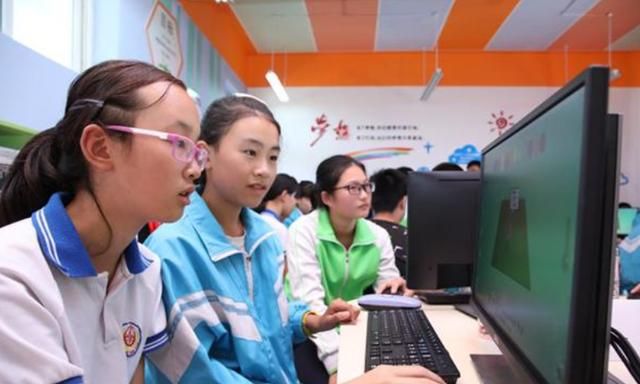 从小学到高三,有一年被称为“分水岭”,学生需谨慎对待休闲区蓝鸢梦想 - Www.slyday.coM 从小学到高三,有一年被称为“分水岭”,学生需谨慎对待休闲区蓝鸢梦想 - Www.slyday.coM