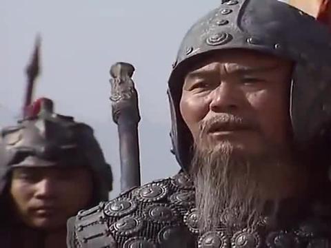 三国演义:孟获放猛兽进攻,赵云都无法阻挡,诸葛亮用神秘木兽