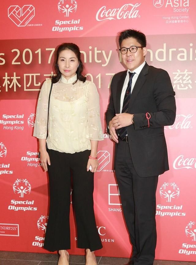 郭晶晶以“评委身份”参加东京奥运会,穿深色好庄严,有点起范了休闲区蓝鸢梦想 - Www.slyday.coM 郭晶晶以“评委身份”参加东京奥运会,穿深色好庄严,有点起范了休闲区蓝鸢梦想 - Www.slyday.coM