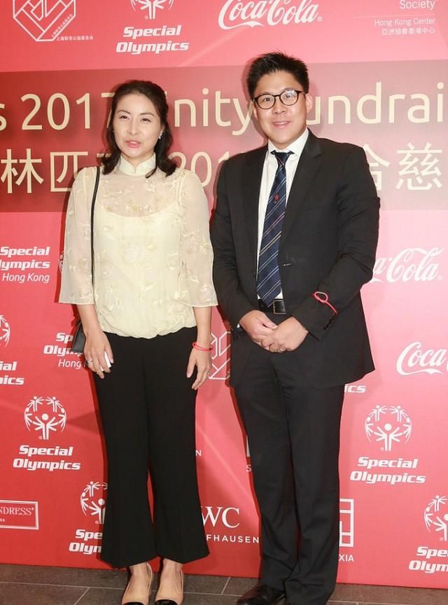 郭晶晶以“评委身份”参加东京奥运会,穿深色好庄严,有点起范了休闲区蓝鸢梦想 - Www.slyday.coM 郭晶晶以“评委身份”参加东京奥运会,穿深色好庄严,有点起范了休闲区蓝鸢梦想 - Www.slyday.coM