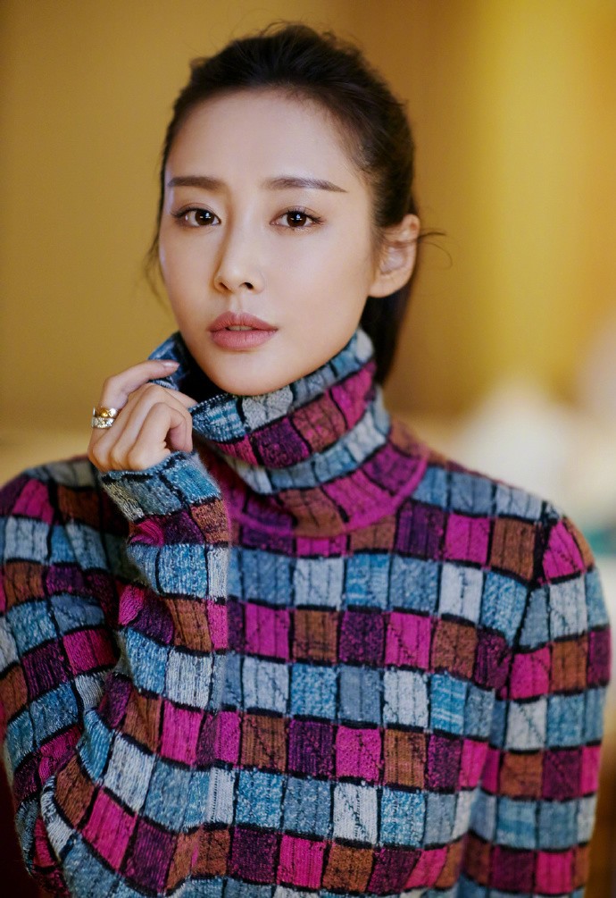 李纯因黑桃文身冲上热搜!回应不懂也没有媚黑,建议网友去打扑克