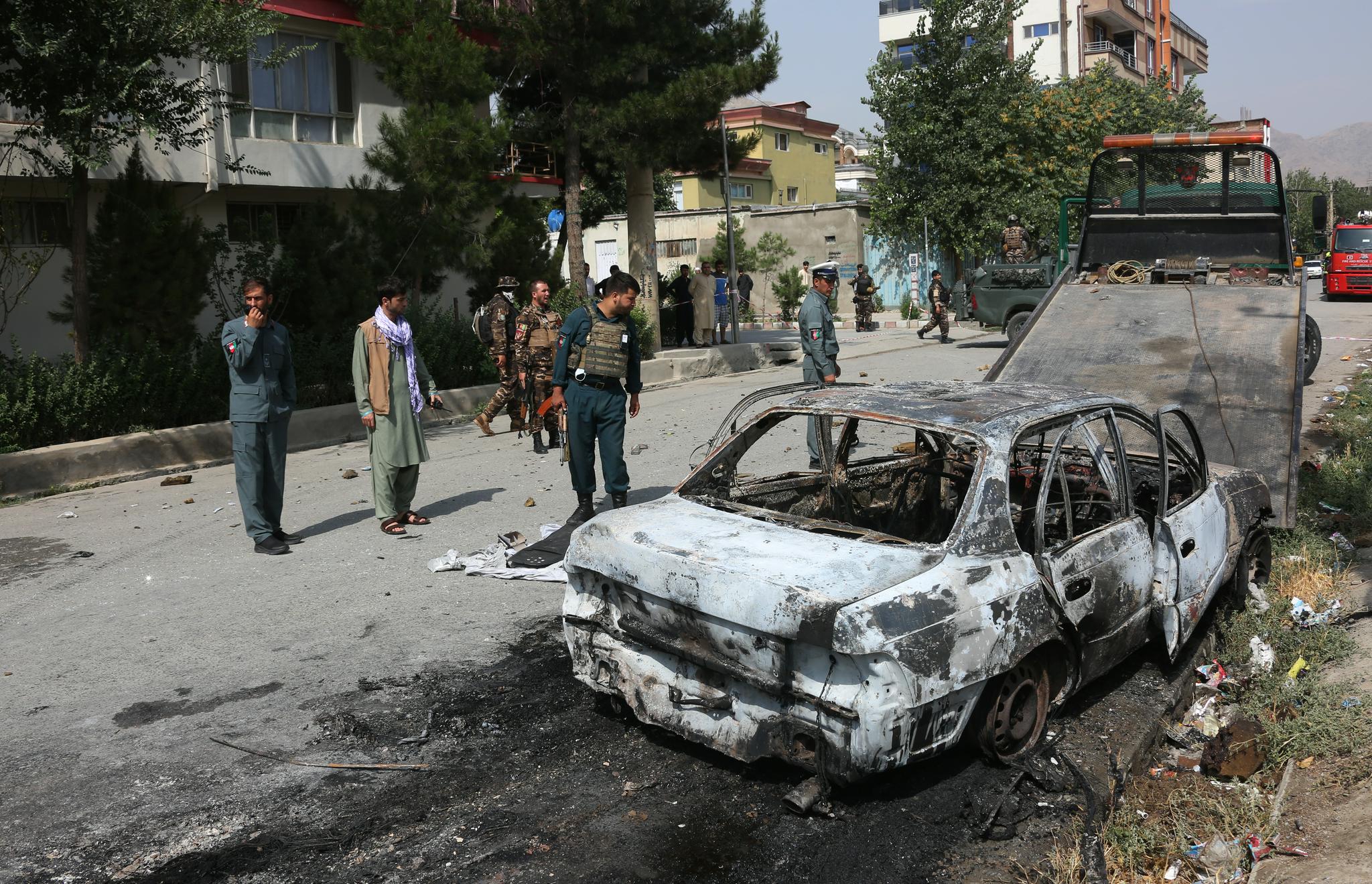 阿富汗首都遭火箭弹袭击|阿富汗首都|喀布尔|火箭弹_新浪新闻