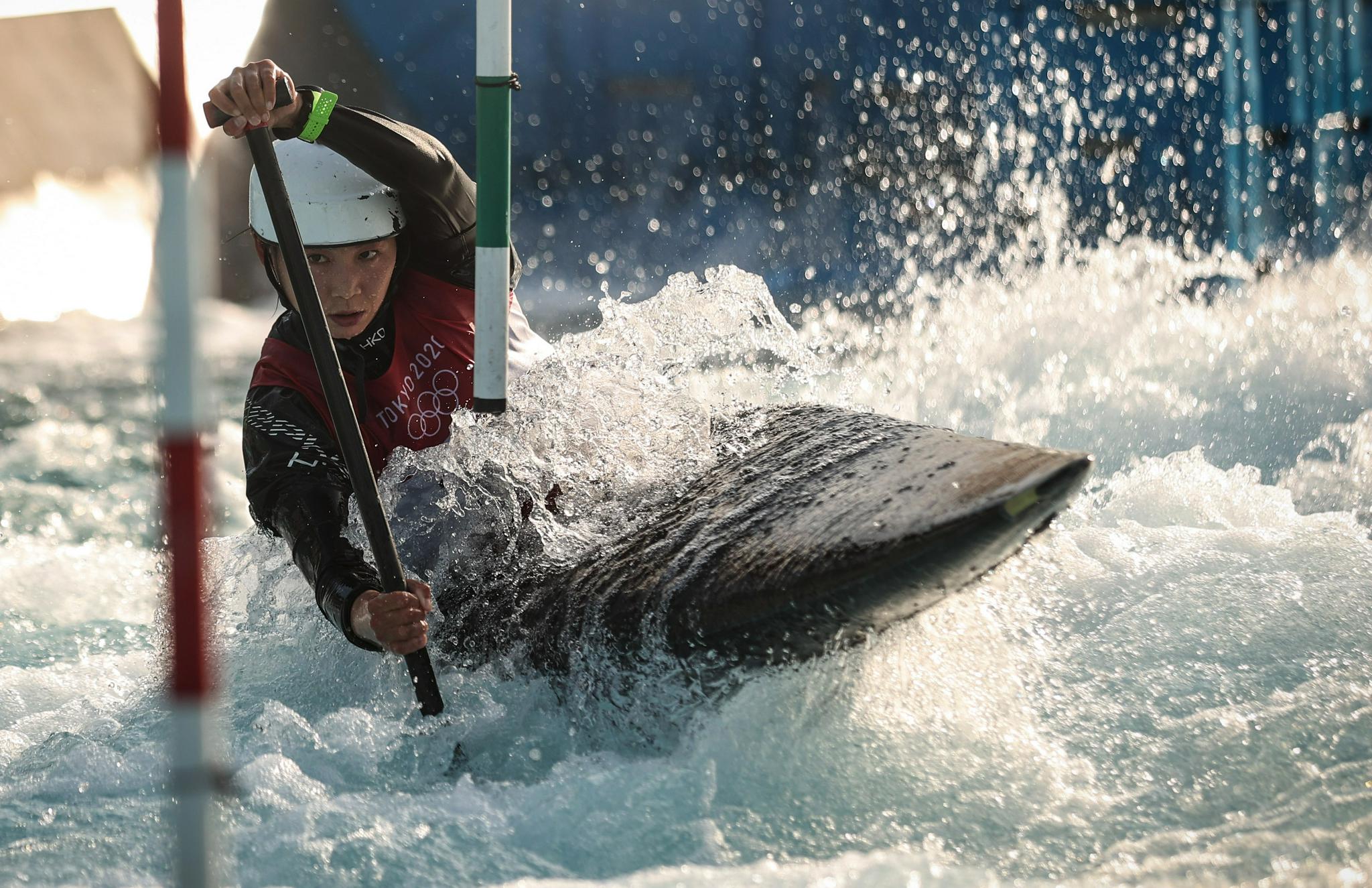 7月20日,中国皮划艇激流回旋队队员陈诗在训练中.