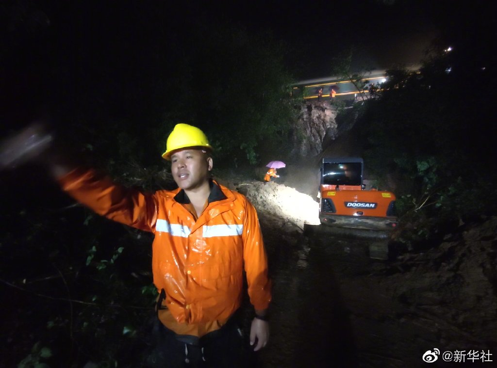 持续强降雨致铁路郑州局管内7趟普速列车停运 15趟直通列车折返