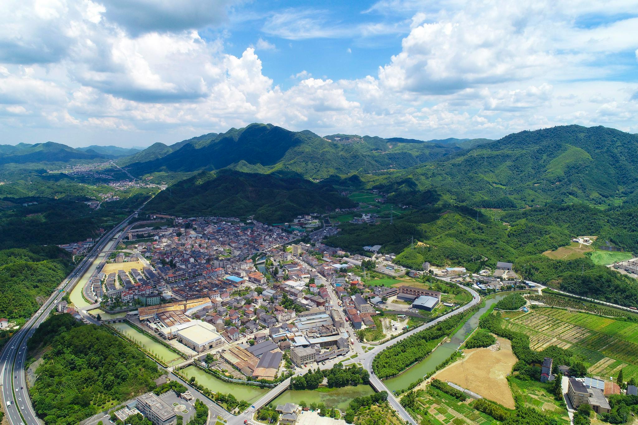 杭州美丽城镇入画来