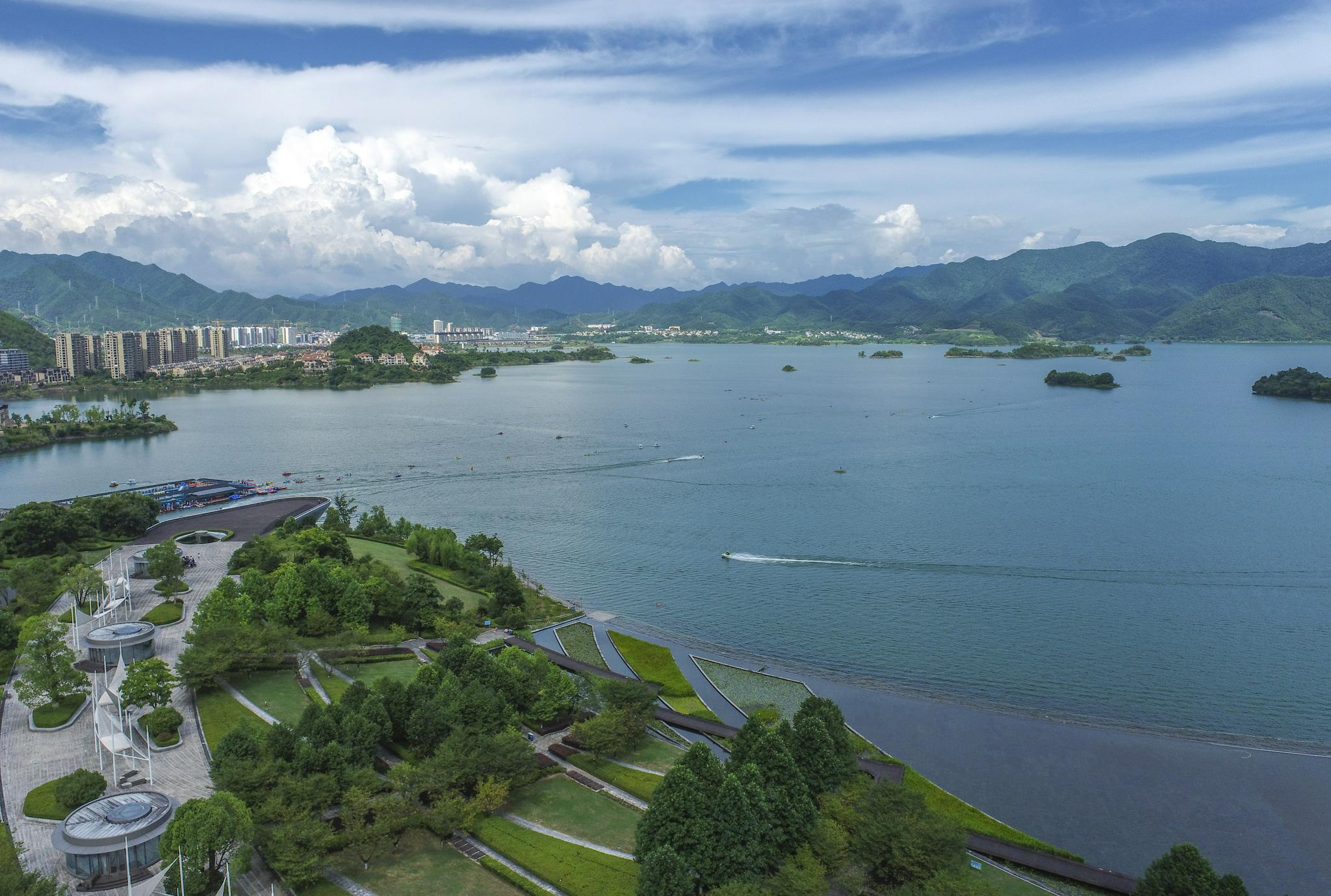 淳安:千岛湖美景入画来