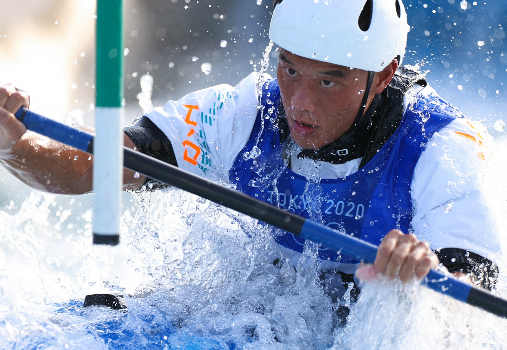 正文  本次奥运会,中国队共派出李彤,陈诗,全鑫三名运动员参与激流