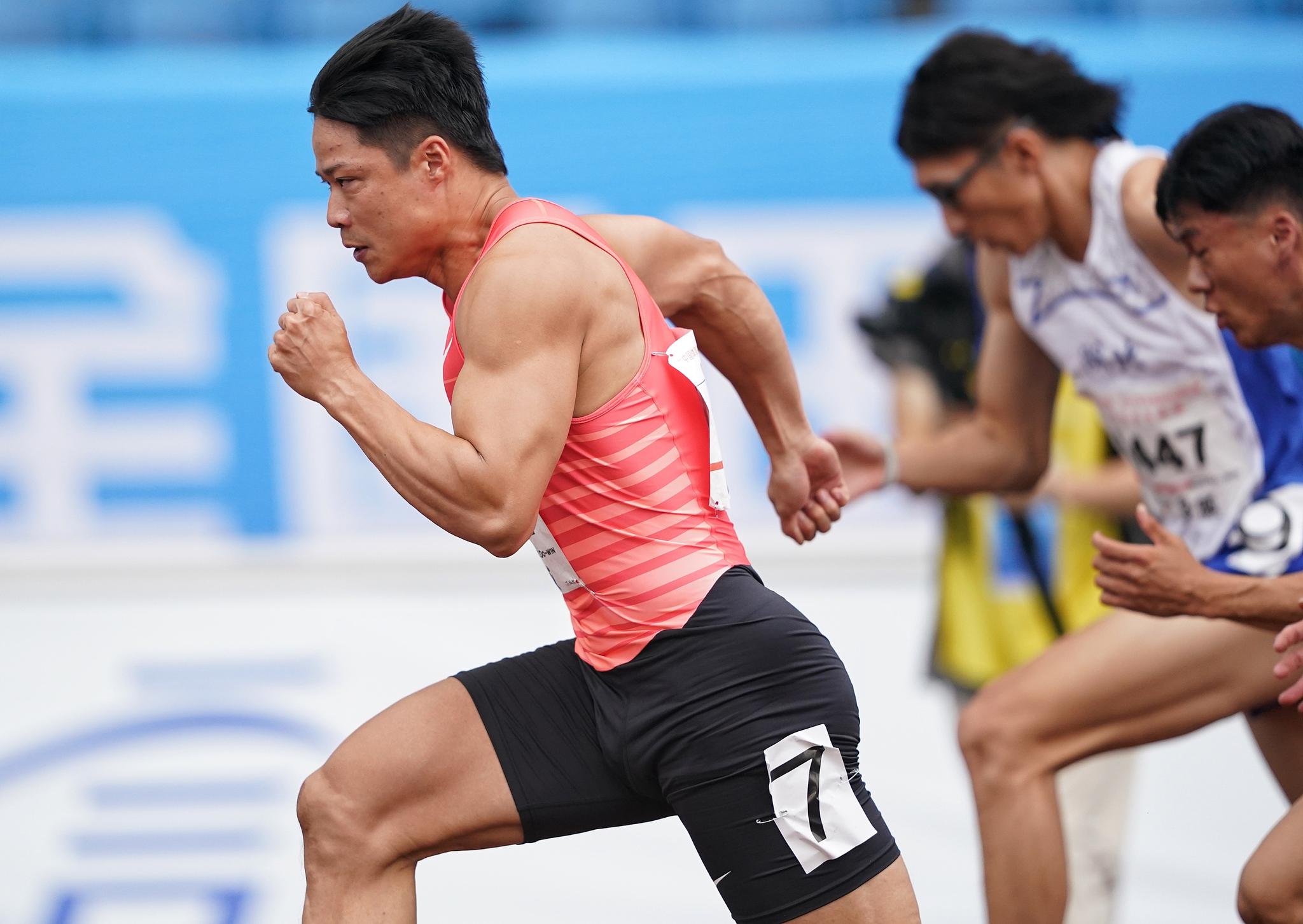 苏炳添在比赛中