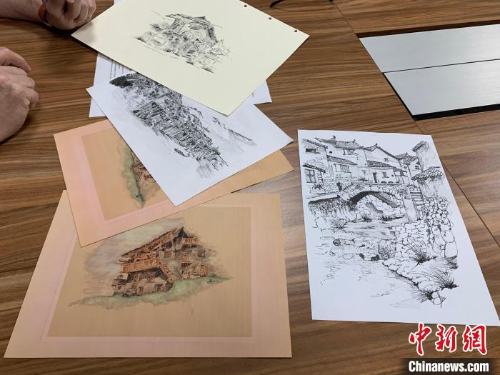 马里奥用画作记录湖南的风景。鲁毅 摄