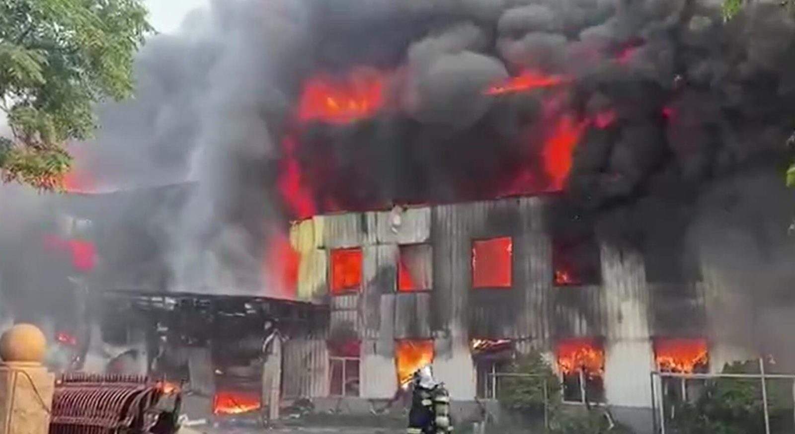 河南登封一工厂发生爆炸暂无伤亡