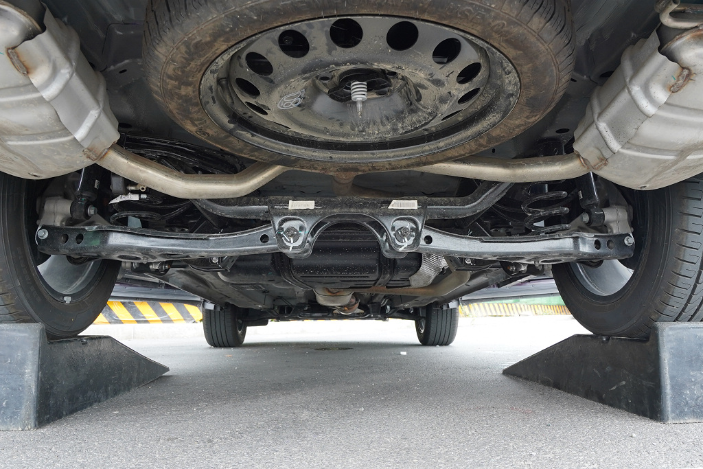 瑞虎8 plus 底盘悬挂拆解:其实就差个护板