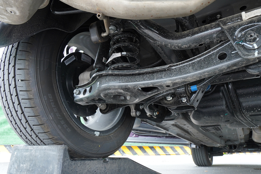 瑞虎8 plus 底盘悬挂拆解:其实就差个护板