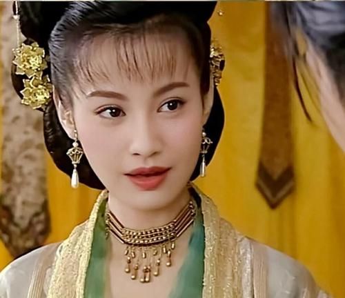 40岁"江玉燕"复出,baby尴尬了,网友:果真还是正版好看