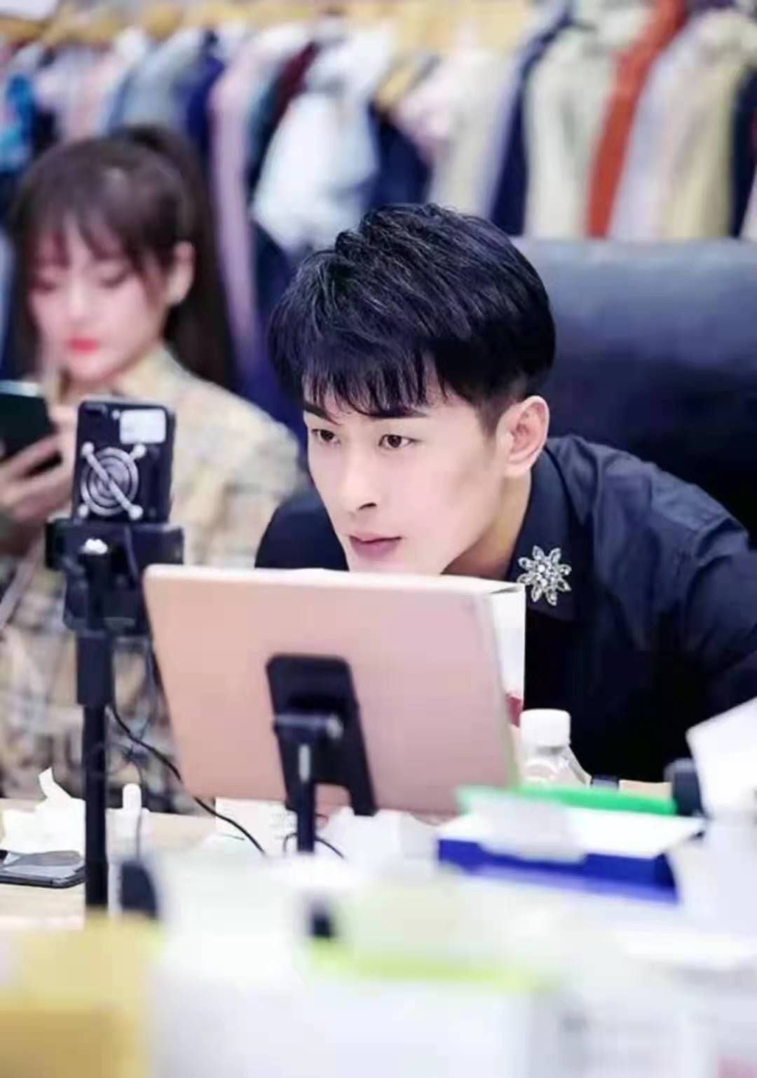 网红驰援河南:辛巴捐两千万,薇娅李佳琦捐百万,李子柒被骂惨休闲区蓝鸢梦想 - Www.slyday.coM 网红驰援河南:辛巴捐两千万,薇娅李佳琦捐百万,李子柒被骂惨休闲区蓝鸢梦想 - Www.slyday.coM