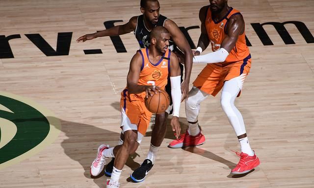 雄鹿50年第二冠垫脚王50分15年保罗悲壮一战无冕之王