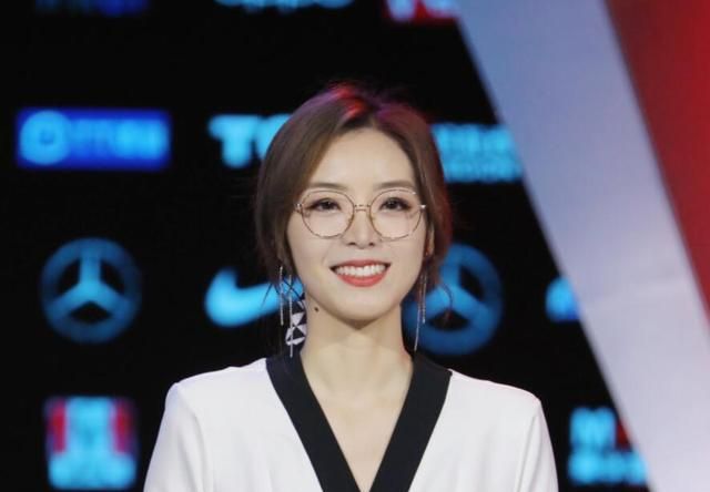 你微笑时很美再次引众怒余霜被传参演第二部遭nc粉冲烂