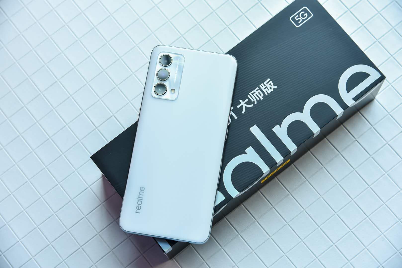 性能颜值两不误全新realme真我大师版上手评测拍照确实提升