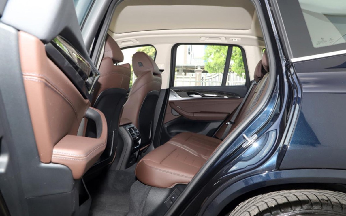 后排空间比宝马x3还大吉利星越l上市用户买哪款最适宜