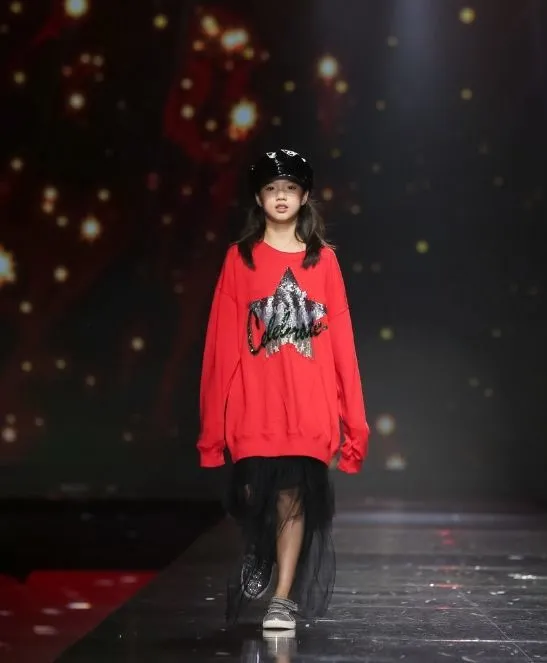 《爸爸去哪儿》5 年后，钟丽缇女儿近照曝光：有这样的孩子，稳了休闲区蓝鸢梦想 - Www.slyday.coM