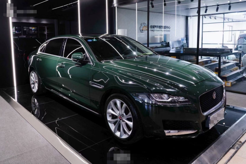 膜呗改色案例:捷豹xf改色翡翠绿 真的如宝石一般