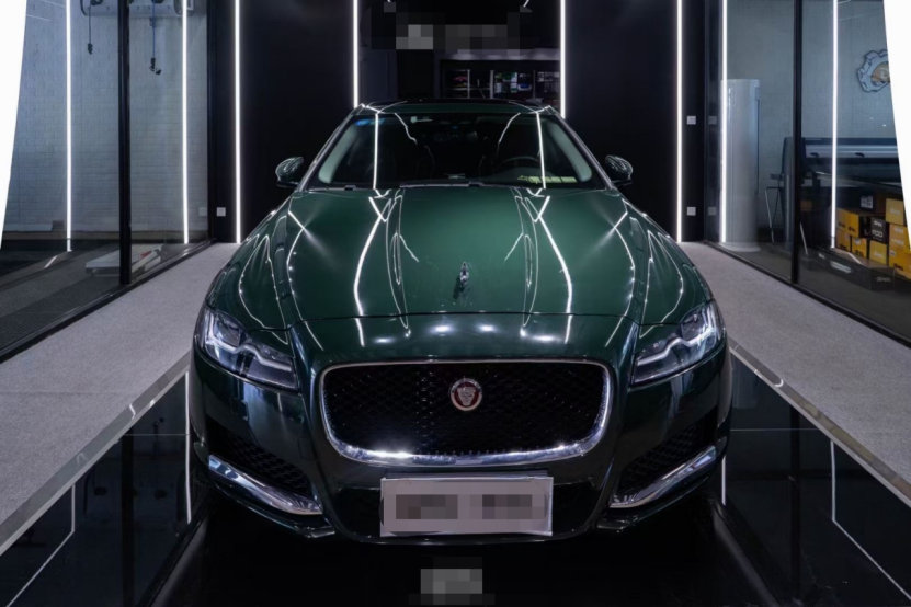 膜呗改色案例:捷豹xf改色翡翠绿 真的如宝石一般