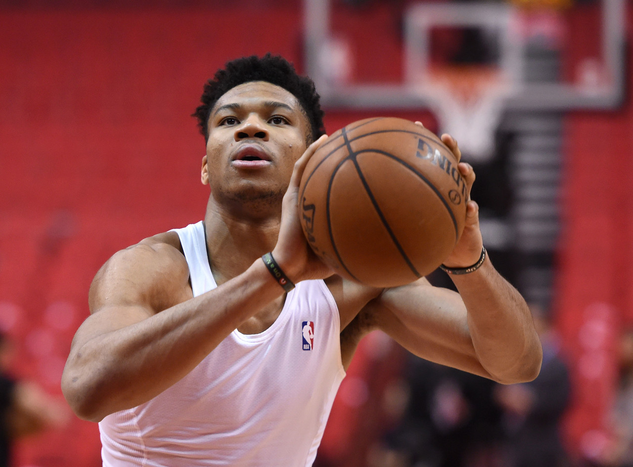 字母哥人们说我不会罚球我今天罚进了我tm是冠军