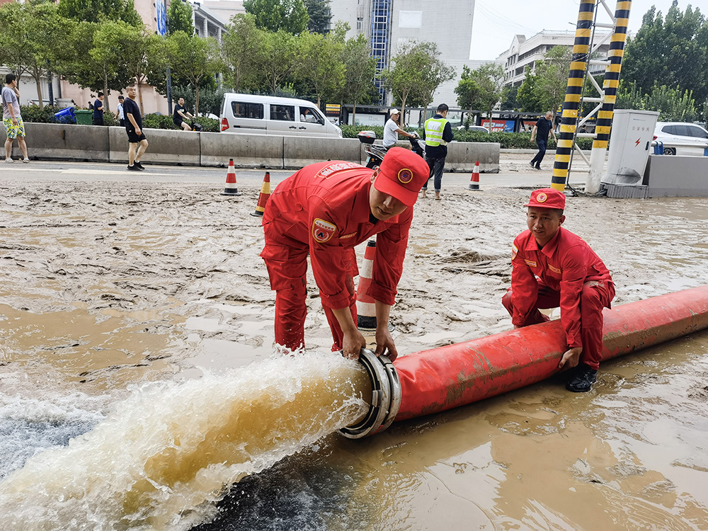 图集河南抢险救灾现场
