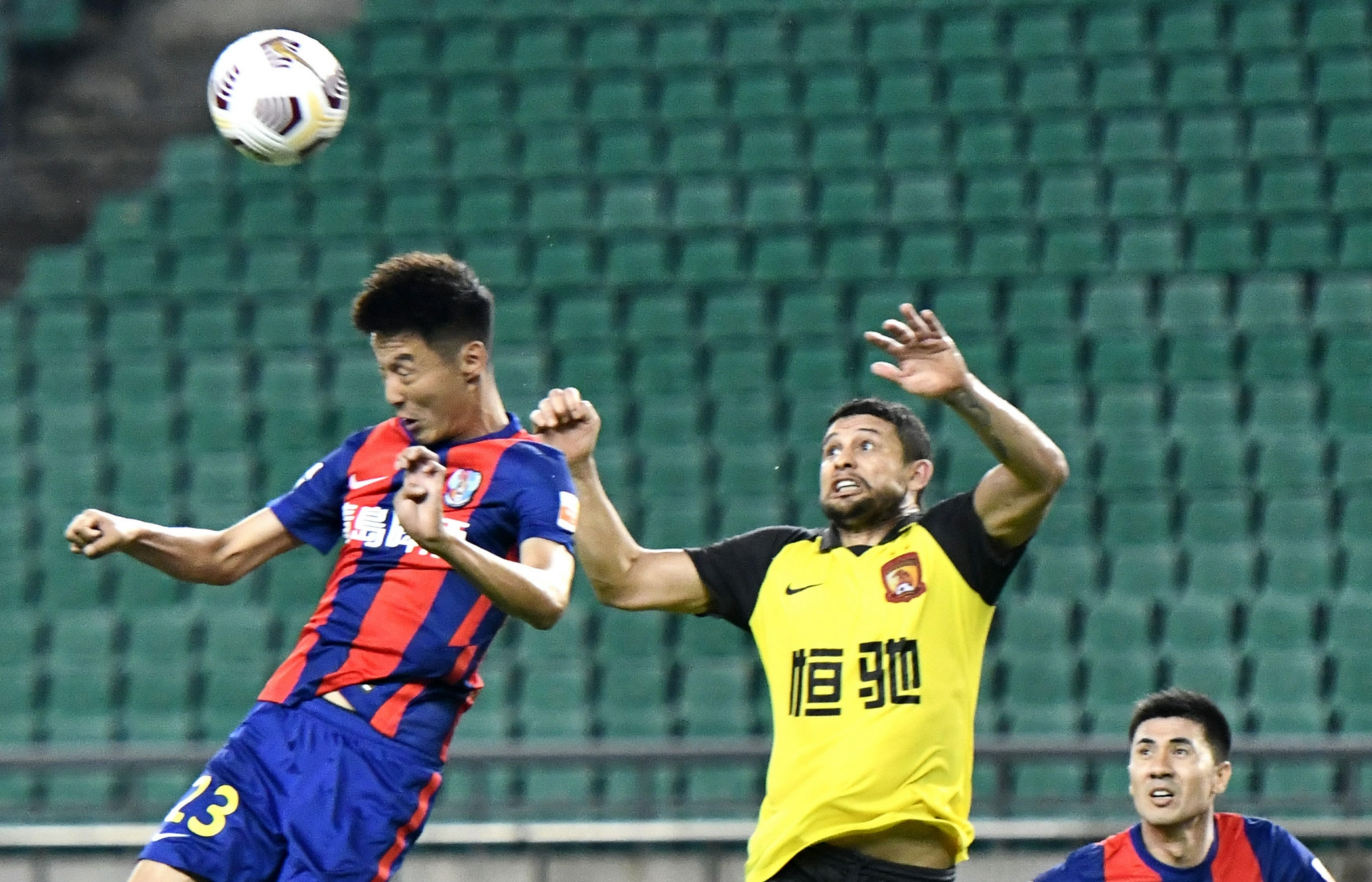 足球——中超:广州队胜青岛队|广州市|青岛队|中超_新浪新闻